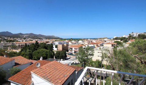 LA 120/3 Apartamento para 6 personas con vistas al mar cerca de la playa en Llançà en la Costa Brava