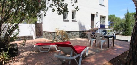 LA 129/1 Apartamento junto a la playa para 5 personas en Llançà, Costa Brava, con vista al mar