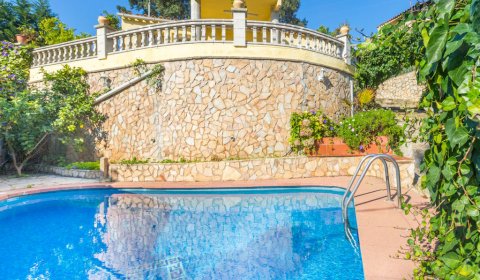 LL 801 Ferienvilla für 8 Personen mit privatem Pool bei Lloret de Mar an der Costa Brava