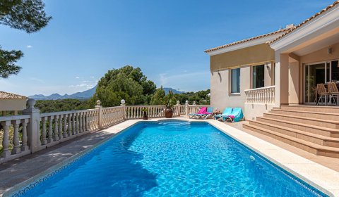 AL 812 Exclusive holiday villa for 8 persons near the beach with private pool and sea views near Altea on the Costa Blanca