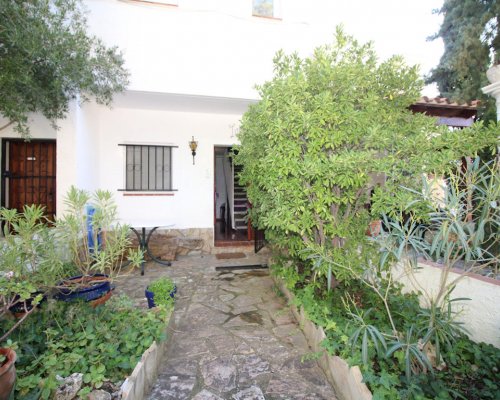 Costa Brava Bungalow mit Swimmingpool in Llançà