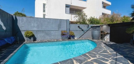 LA 149 Moderno apartamento para 6 personas con piscina privada en Llançà en la Costa Brava