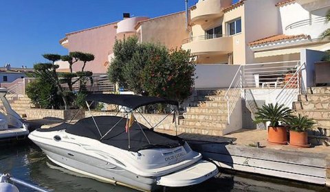 AM 624 Villa exclusiva para 6 personas con piscina privada y muelle – Empuriabrava, Costa Brava, España