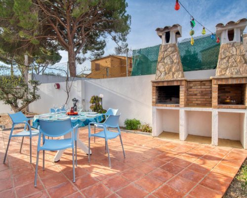 Modernes, exklusives Ferienhaus mit privatem Swimmingpool