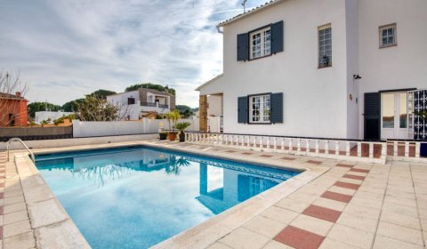 EC 625 Moderne Ferienvilla für 6 Personen mit privatem Pool in l'Escala - Costa Brava - Spanien