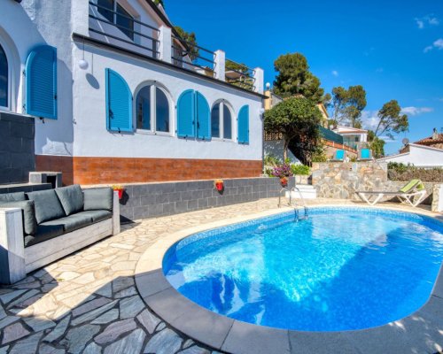 Exklusive Villa mit Pool 