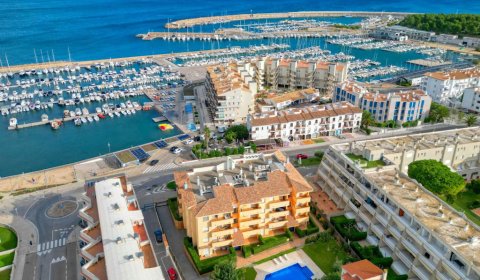 EC 148/3 Apartamento para 6 Personas con Vista al Mar y Piscina en L’Escala, Costa Brava