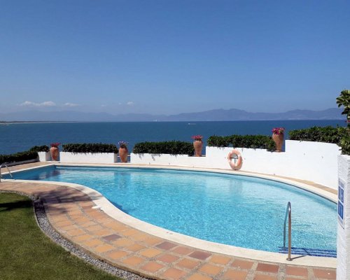 Moderne Ferienwohnung in l`Escala Costa Brava mit Schwimmbad