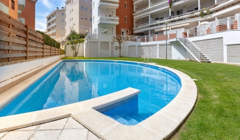 LL 105/1 Moderne Ferienwohnung für 2/4 Personen mit Swimmingpool bei Lloret de Mar in Fenals
