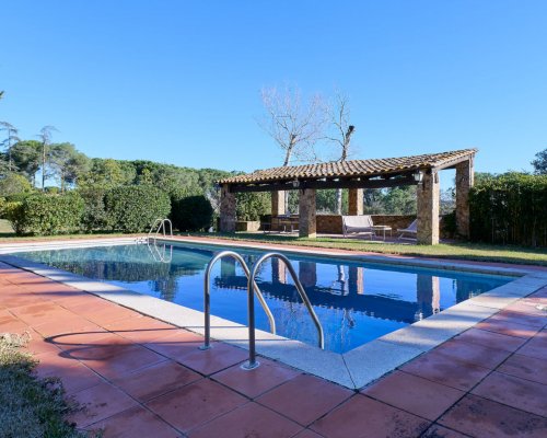 Finca an der Costa Brava mieten: Pool und mediterranes Lebensgefühl