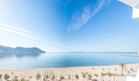 RS 119/1 Apartamento moderno frente al mar para 4 personas – Roses, Costa Brava, España