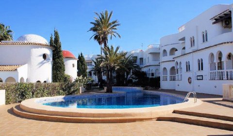 DE 309/5 Bungaló vacacional mediterráneo para 4 personas con piscina en Dénia, en la Costa Blanca