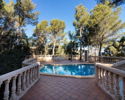 Zwei-Familien-Ferienhaus mit Pool mieten – Entspannen in Dénia an der Costa Blanca