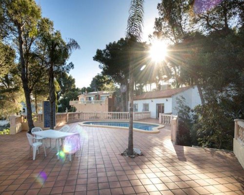 Zwei-Familien-Ferienhaus mit Pool mieten – Entspannen in Dénia an der Costa Blanca