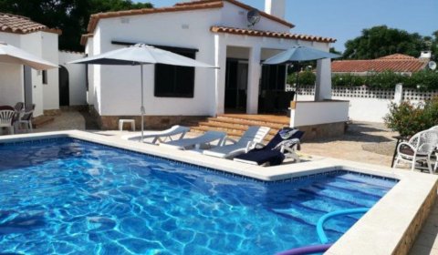AM 608 Ferienhaus für 6 Personen mit privatem Pool in Empuriabrava Costa Brava