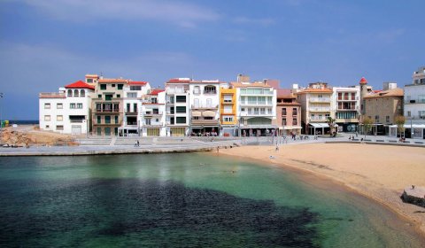 EC 229 Casa de pescadores renovada junto al mar para 6 personas en L’Escala, Costa Brava, España