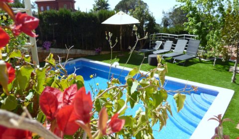LL 414 Mediterranean holiday villa for 4/5 persons with private pool near Lloret de Mar on the Costa Brava