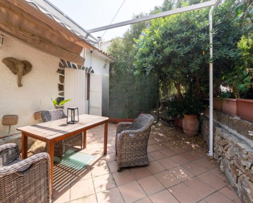 Costa Brava Ferienwohnung mit Pool – ideal für 8 Personen direkt am Meer genießen.