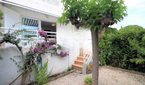 LA 122/2 Apartamento vacacional para 6 personas cerca de la playa en Llançà, Costa Brava
