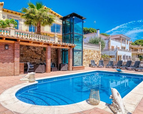 Luxus Ferienhaus am Meer in Lloret de Mar Fenals mieten