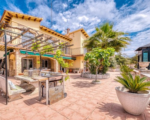 Luxus Ferienhaus am Meer in Lloret de Mar Fenals mieten