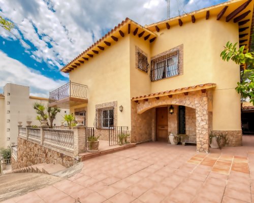 Luxus Ferienhaus am Meer in Lloret de Mar Fenals mieten