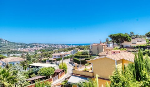 LL 939 Villa de vacances méditerranéenne pour 12/15 personnes avec piscine privée et vue sur la mer près de Lloret de Mar, Costa Brava