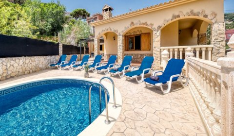 LL 815 Villa de vacances proche de la plage pour 8/10 personnes avec piscine privée à Lloret de Mar, Costa Brava
