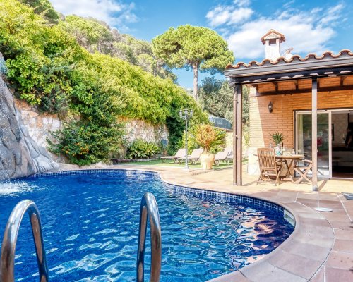 Ihr Ferienhaus mit privatem Pool in Spanien