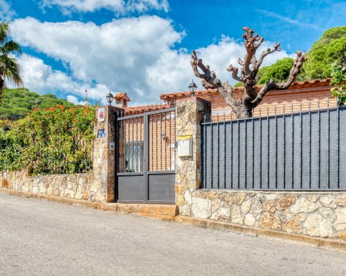 Ihr Ferienhaus mit privatem Pool in Spanien