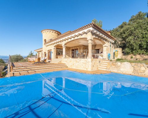 Spanienurlaub deluxe: Private Villa mit Pool an der Costa Brava