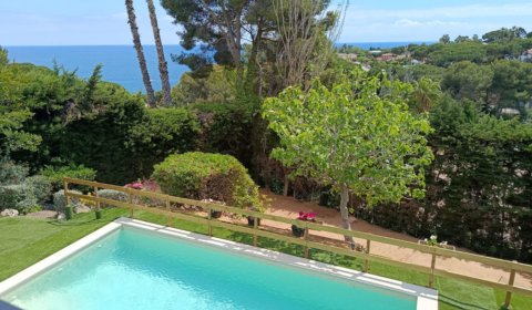BL 917 Villa de vacances exclusive pour 11 personnes avec piscine privée et vue panoramique sur la mer à Blanes Costa Brava