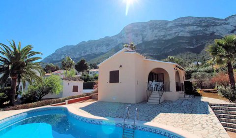 DE 624 Holiday villa for 6 persons with a private pool and sea views in Dénia on the Costa Blanca