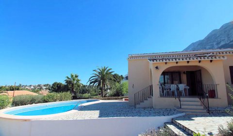 DE 624 Villa pour 6 personnes avec une piscine privée et vue sur la mer à Dénia sur la Costa Blanca