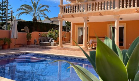 MO 918 Modernes Ferienhaus für 10 Personen mit privatem Pool in Moraira Costa Blanca