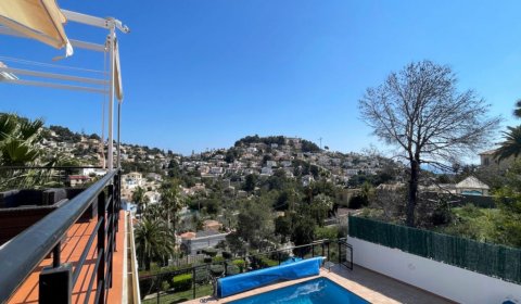 BN 821 Exclusive holiday villa for 8 persons with private pool and sea views near Benissa Costa Blanca