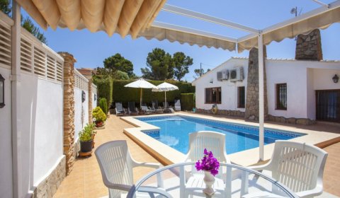 CL 609 Villa de vacaciones mediterránea para 6 personas con piscina privada cerca de Calpe en la Costa Blanca