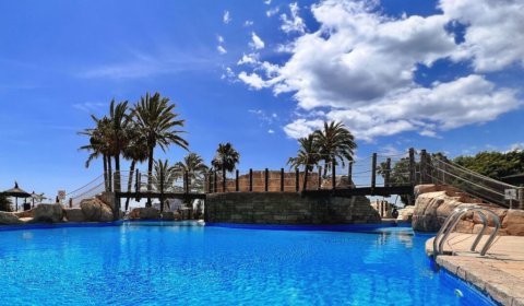 CL 118/2 Moderno apartamento para 2/4 personas con piscina y vistas al mar en Calpe, Costa Blanca