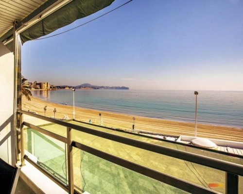 Ferienwohnung mit barrierefreiem Zugang 10m vom Strand Meerblick- Calpe Costa Blanca