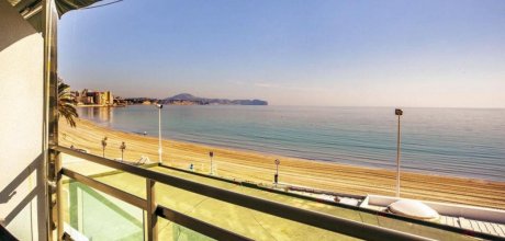 CL 124/2 Apartamento en primera línea de playa para 4 personas con piscina y vistas al mar en Calpe, Costa Blanca