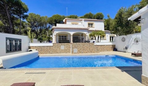 MO 824 Exclusiva villa vacacional para 8 personas cerca de la playa con piscina privada en Moraira Costa Blanca