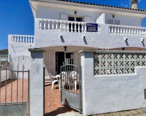 Ferienhaus mit Swimmingpool in L’Escala – Urlaub an der Costa Brava genießen