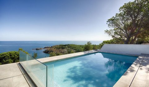 LA 315 Maison de vacances exclusive pour 6 personnes avec piscine et vue sur mer à Llançà – Costa Brava