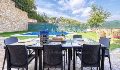 LL 958 Ferienvilla für 16/18 Personen mit privatem Pool bei Lloret de Mar an der Costa Brava
