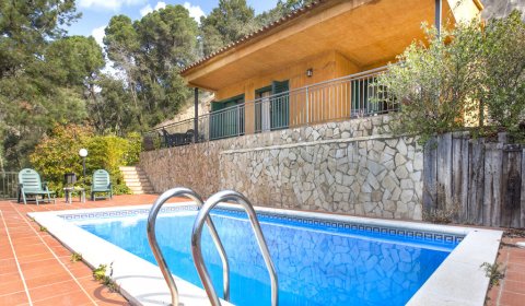 LL 637 Villa pour 6 personnes avec une piscine privée à Cala Canyelles sur la Costa Brava