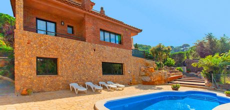 LL 822 Villa moderna para 8 personas con piscina privada y vistas al mar en Cala Canyelles en la Costa Brava