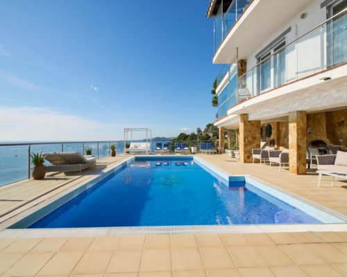 Luxus-Ferienhaus an der Costa Brava – Sonne, Meer und Erholung in Spanien