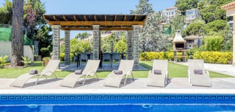 L 914 Maison de Vacances pour 10/11 Personnes avec Piscine Privée près de Lloret de Mar, Costa Brava