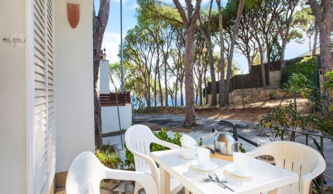 PA 109/3 Strandnahe Ferienwohnung für 2/4 Personen mit Meerblick in Llafranc an der Costa Brava