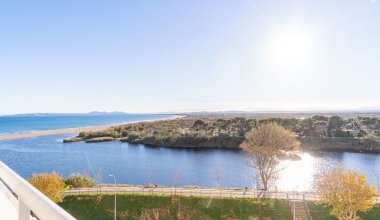 AM 115/2 Apartamento moderno para 4/5 personas con vistas al mar en la playa de Empuriabrava, Costa Brava.